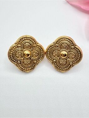 Vintage 1928 Etruscan Style Clover Stud Earrings Gold Tone Opulent Ornate Fancy